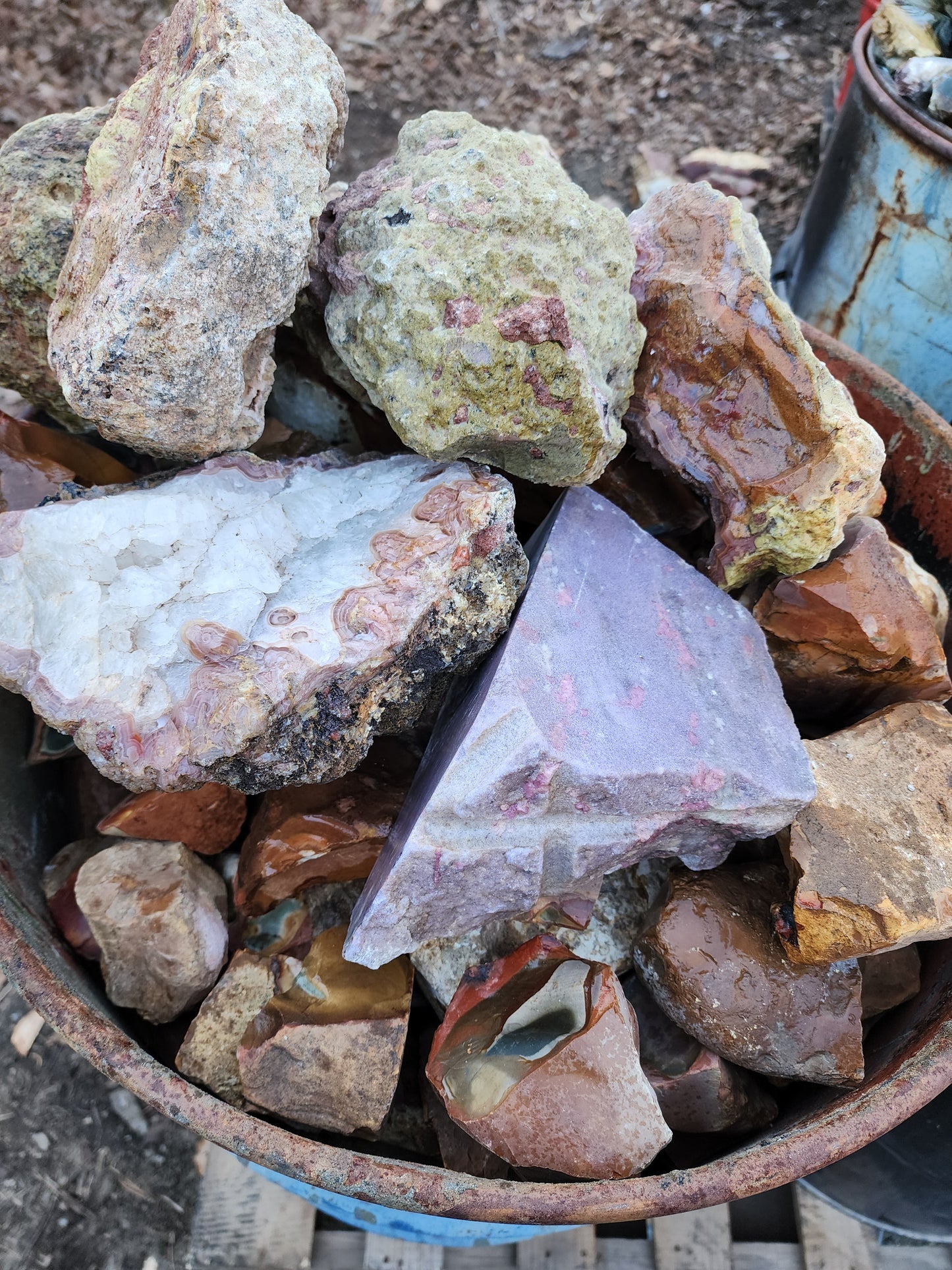 Rough rocks sold in lot (B grade)