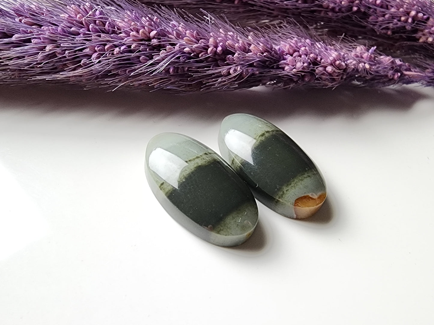 Polychrome jasper pair