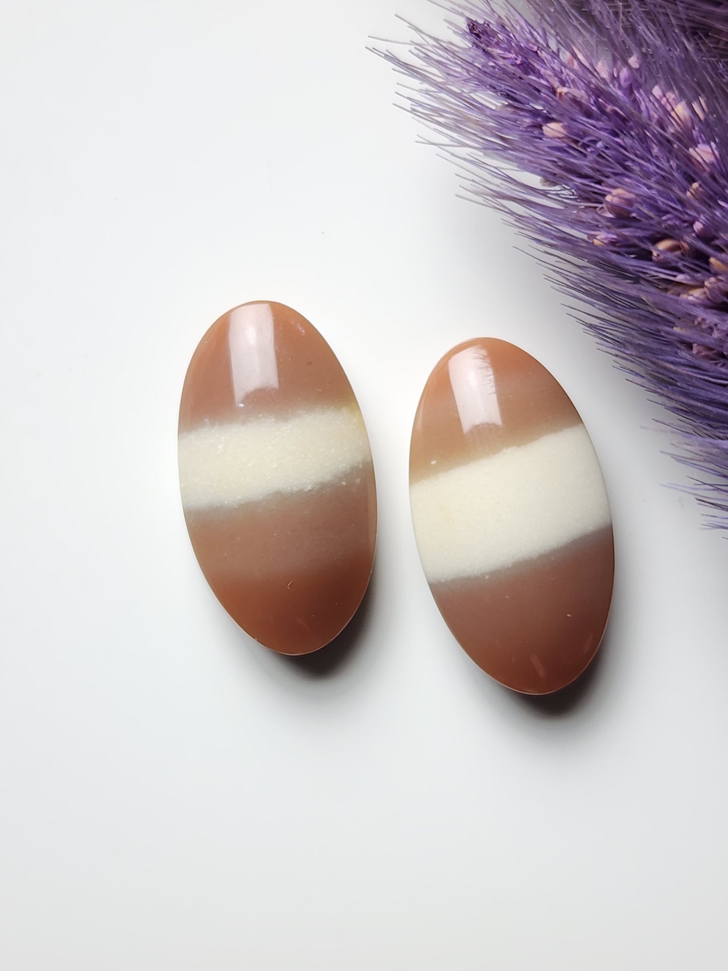 Polychrome jasper pair