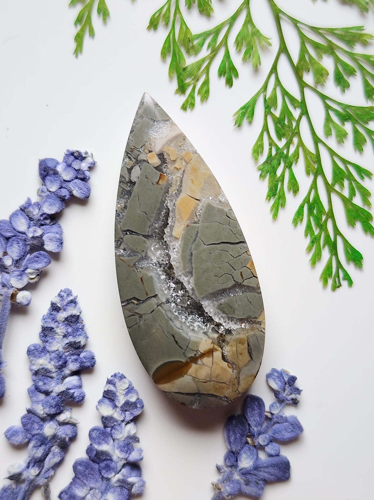 Brecciated Ibis jasper with crystal pocket