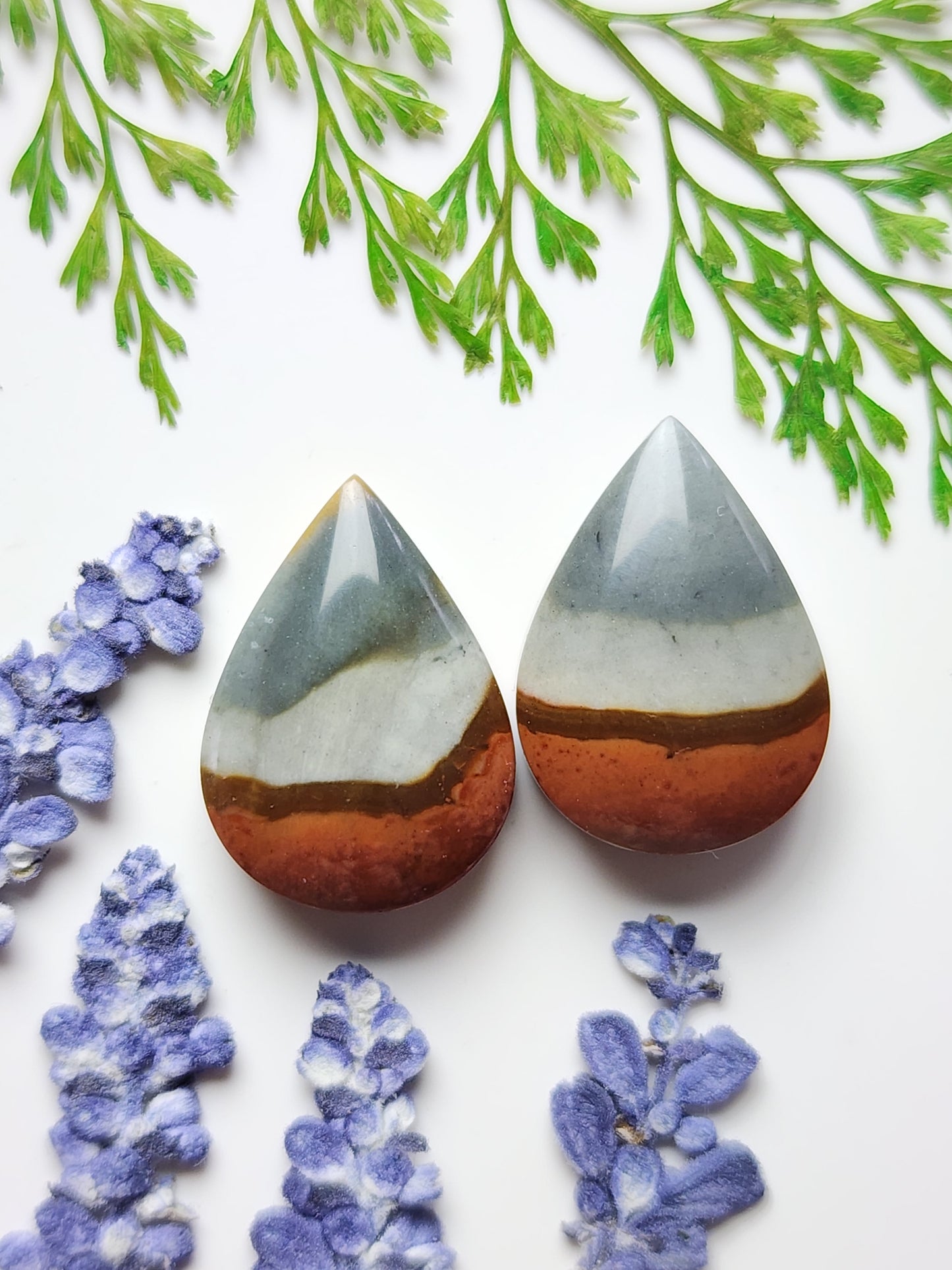 Polychorme jasper pair