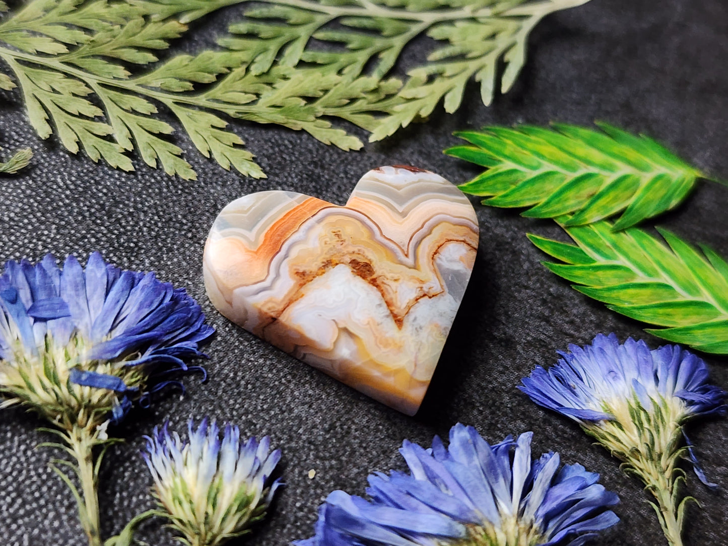 Rincon lace agate heart