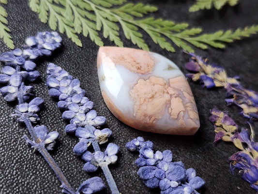 Cotton candy agate