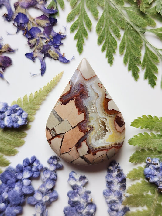 Brecciated Ibis jasper with druzy pocket