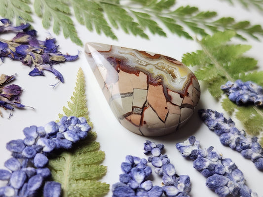 Brecciated Ibis jasper with druzy pocket