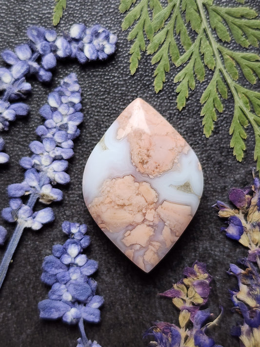Cotton candy agate