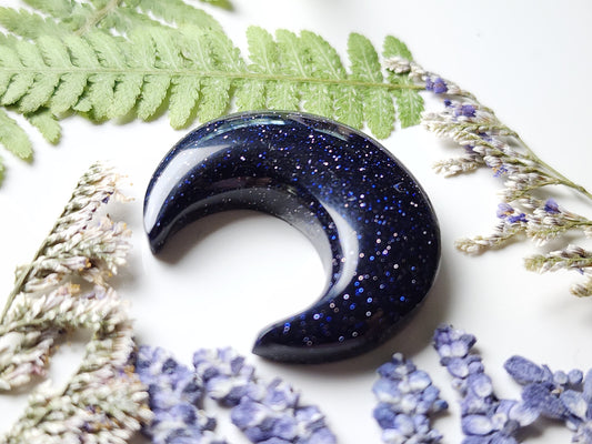 Blue goldstone crescent