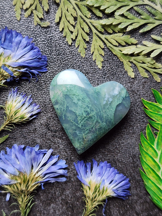 Moss agate heart