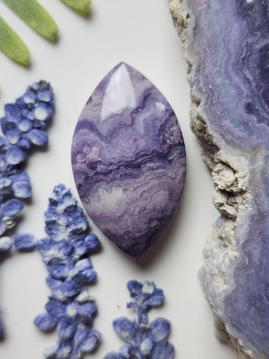 Lavender lace agate