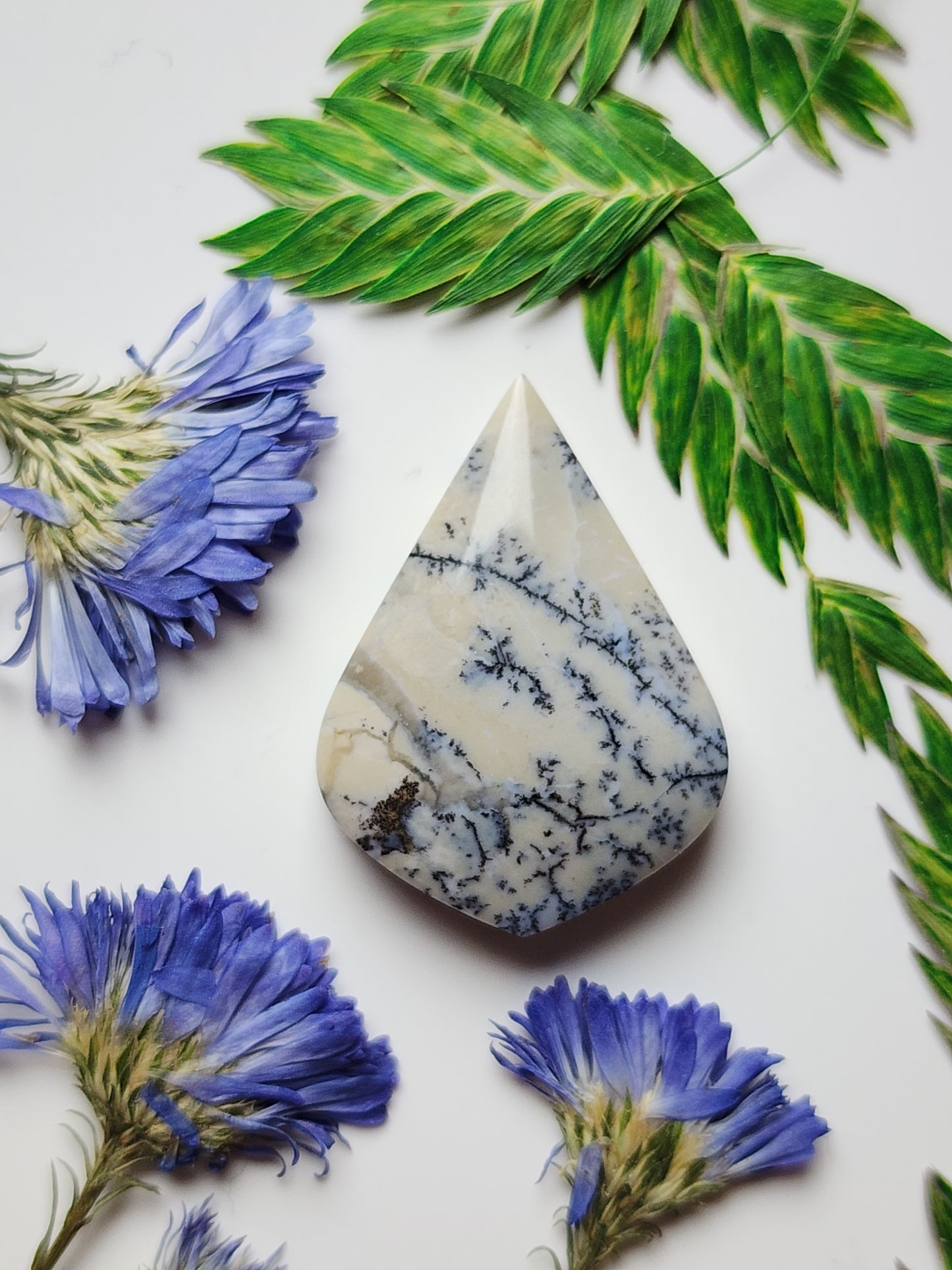 Dendritic sage agate