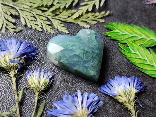 Moss agate heart