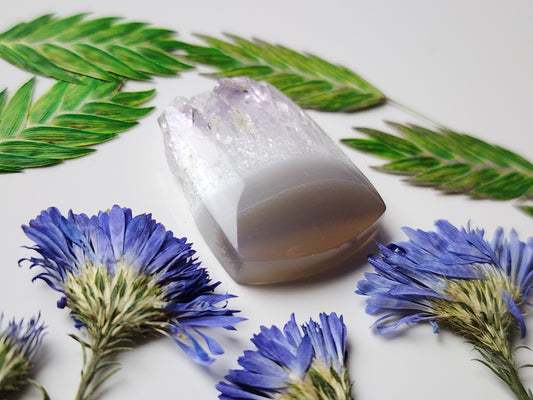 Brazilian agate crystal edge