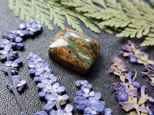 Clear Creek plasma agate