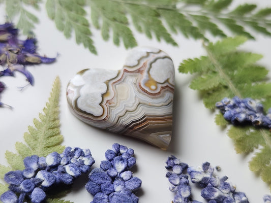 Laguna lace agate heart