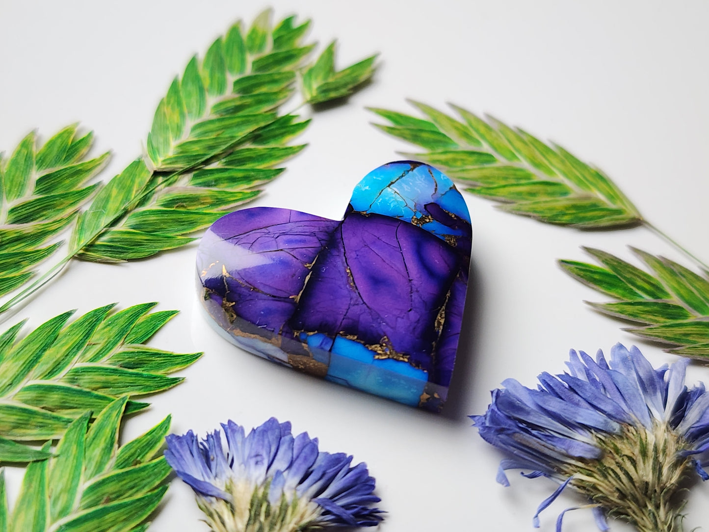 Dahlia Violet with bronze heart