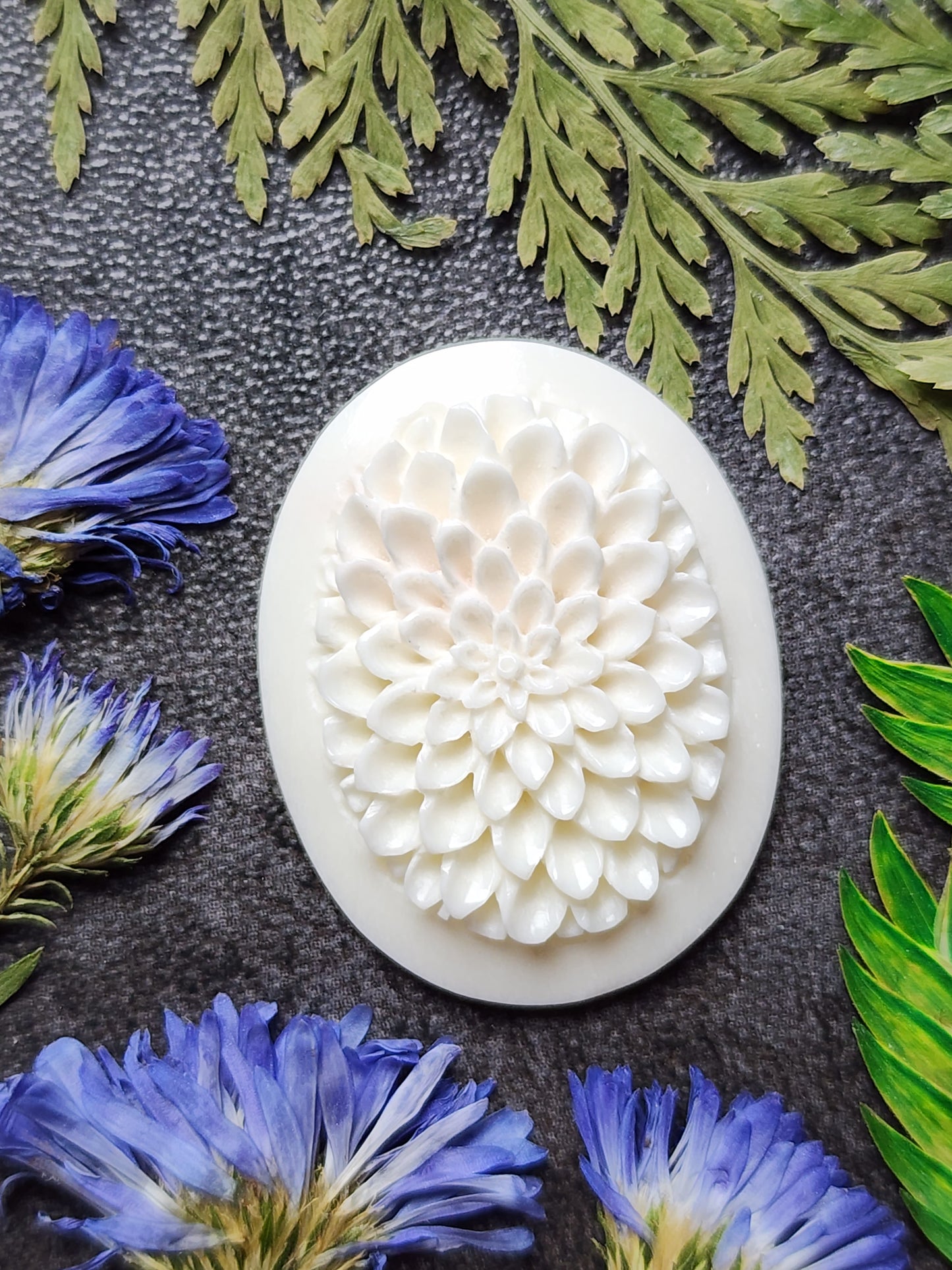 Petals of light carving